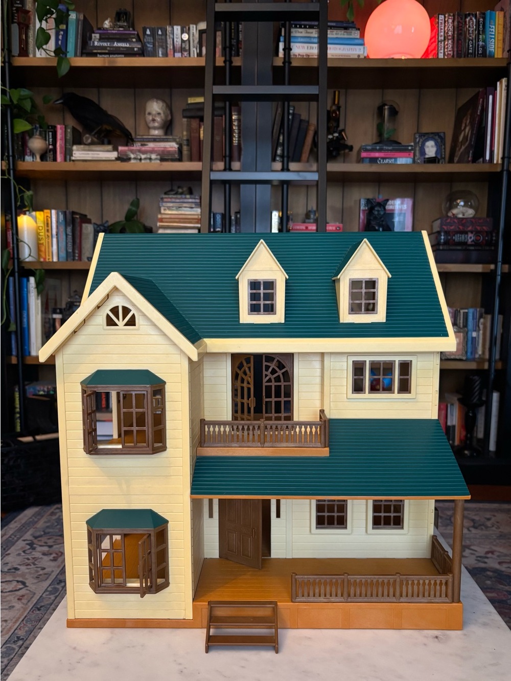 Vintage Sylvanian Families Big House on a Green Hill/ Furniture
(Has ALL parts)